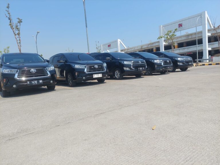 Sewa Toyota Hiace Semarang: Perjalanan Rombongan Paling Nyaman